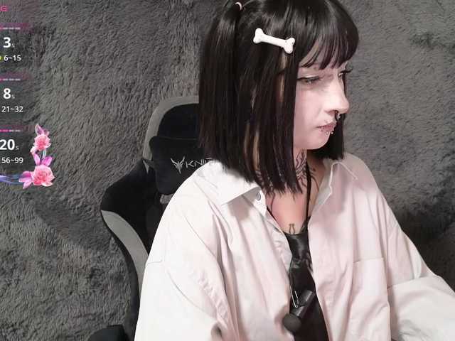 YoungAlice1 live cam on BongaCams