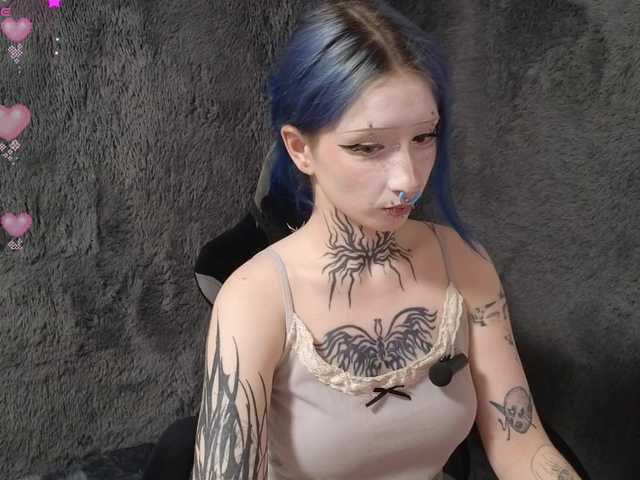 YoungAlice1 live webcam show