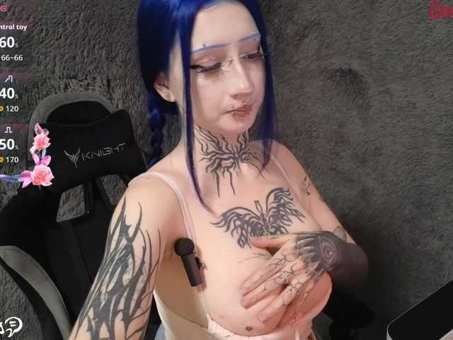 YoungAlice1 live cam on BongaCams