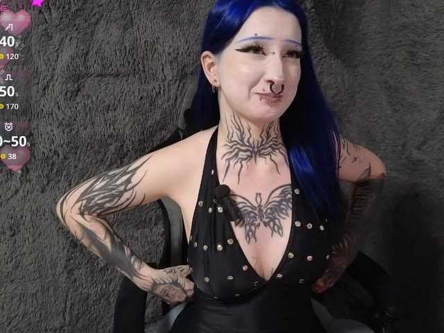 le modèle YoungAlice1 est en webcam porno dans un show sur le site bongacams, il possède les tags suivants: White/Caucasian,Brunette,Shaved