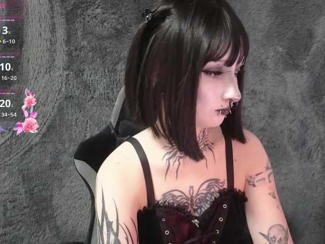YoungAlice1 live cam on BongaCams