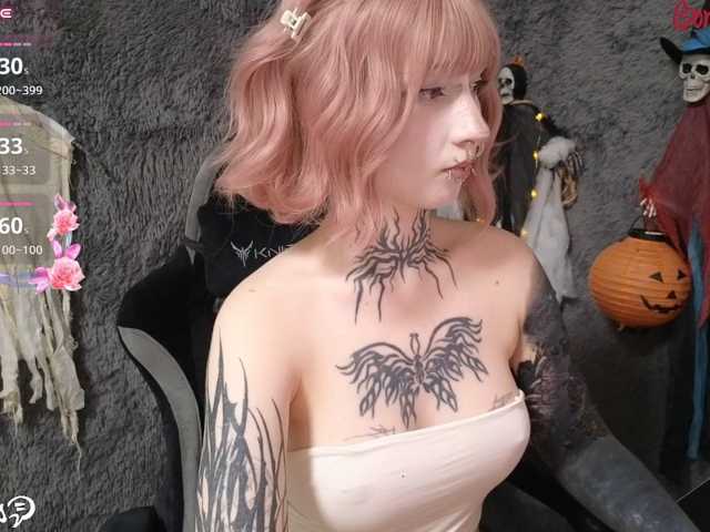 YoungAlice1 live cam on BongaCams