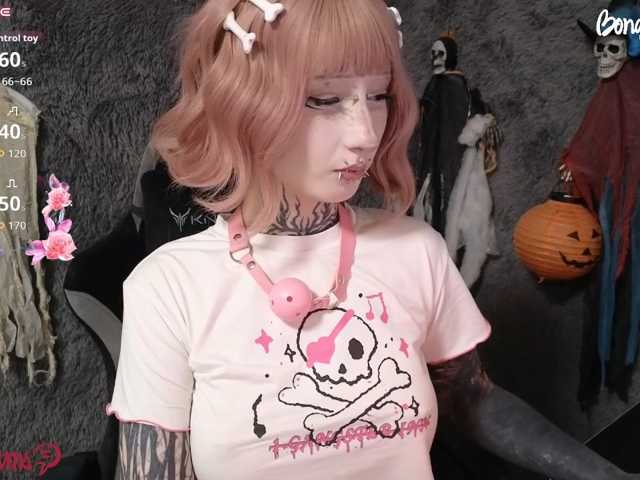 YoungAlice1 live cam on BongaCams