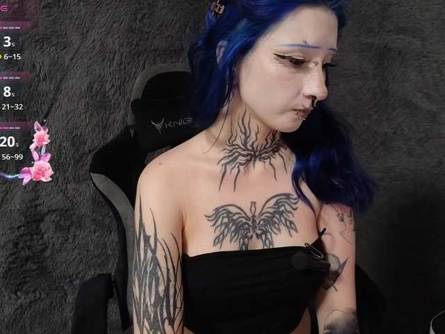 YoungAlice1 live cam on BongaCams