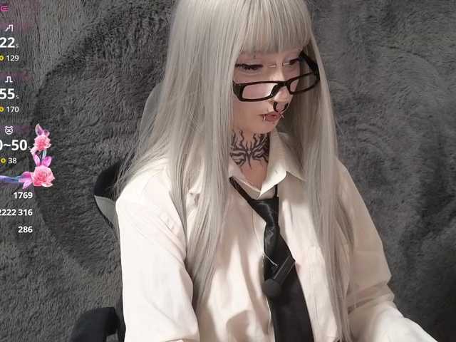 YoungAlice1