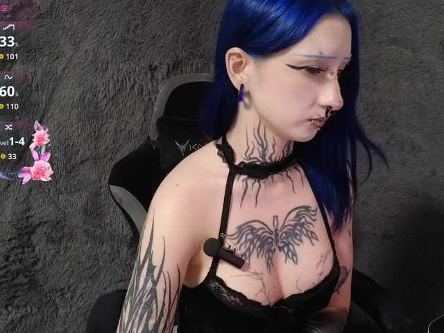 YoungAlice1 live cam on BongaCams