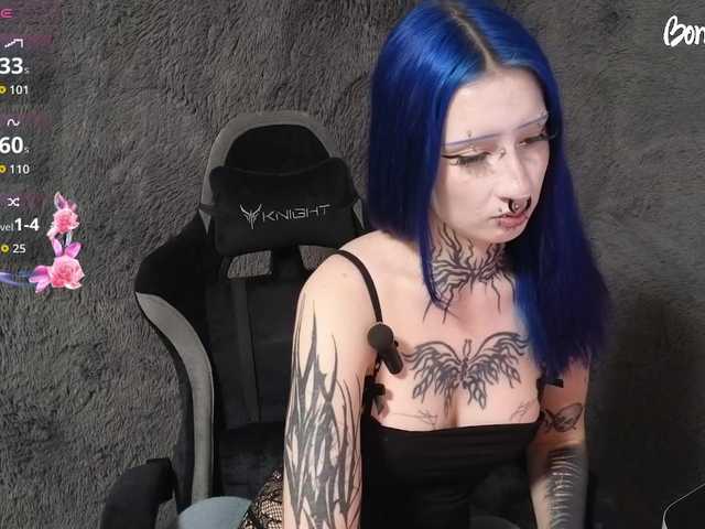 YoungAlice1 live cam on BongaCams