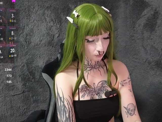 YoungAlice1 live cam on BongaCams