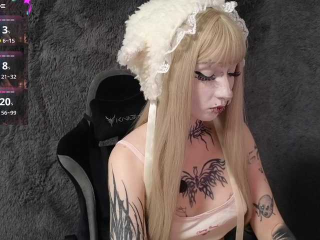 YoungAlice1 live cam on BongaCams