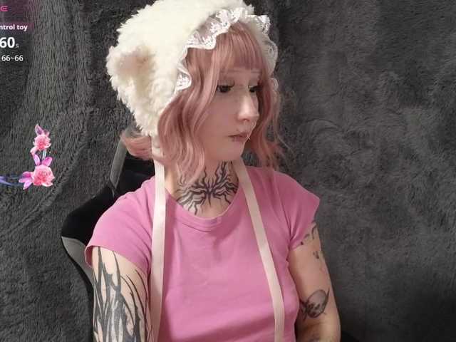 YoungAlice1 live cam on BongaCams