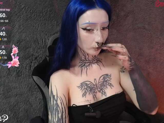 YoungAlice1, en directo ahora en BongaCams