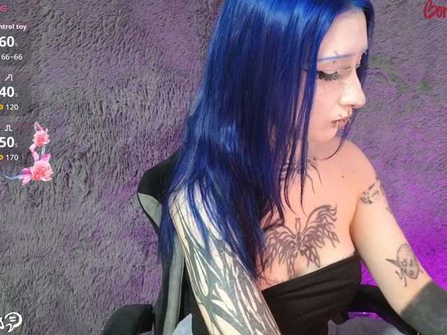 YoungAlice1, live now on BongaCams