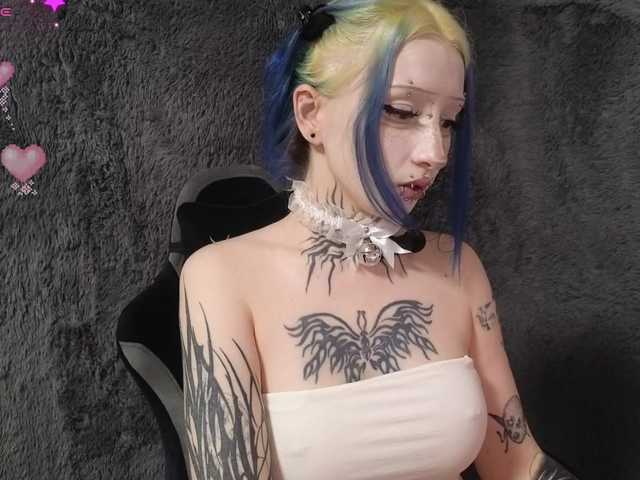 YoungAlice1 live cam on BongaCams