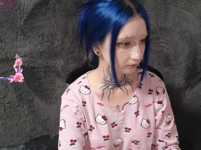 YoungAlice1 live cam on BongaCams
