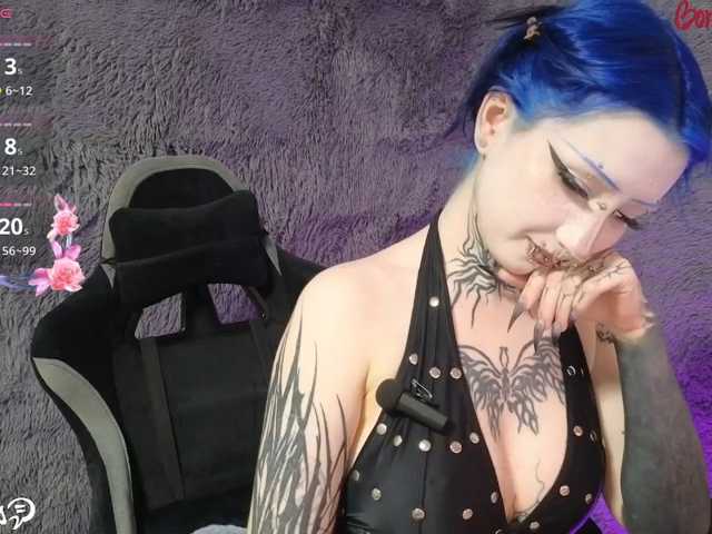 YoungAlice1, live now on BongaCams