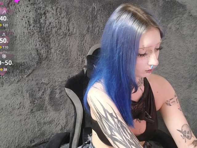 YoungAlice1 live cam on BongaCams