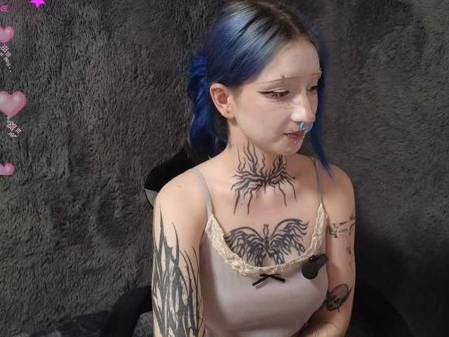 YoungAlice1 live webcam show