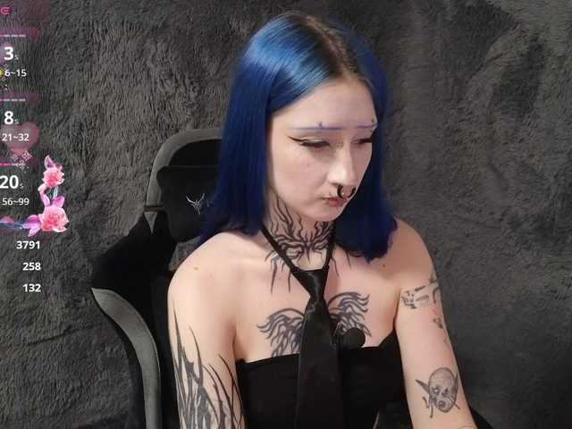 YoungAlice1 live cam on BongaCams