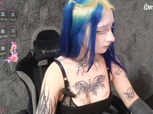 YoungAlice1 live cam on BongaCams