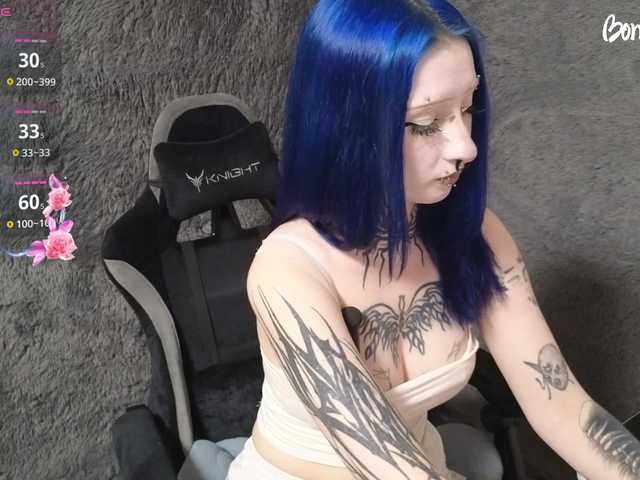 YoungAlice1 live cam on BongaCams