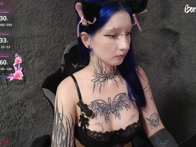 YoungAlice1 live cam on BongaCams