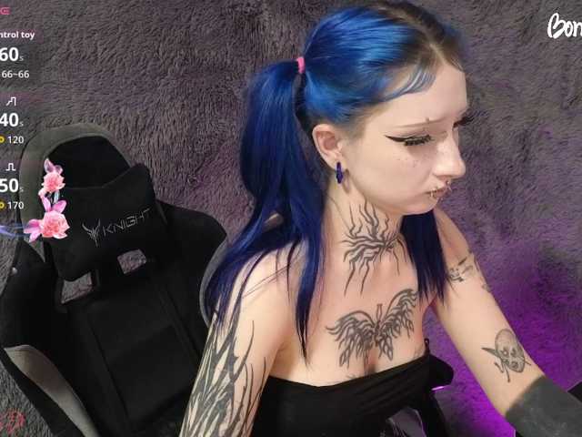 YoungAlice1 live cam on BongaCams