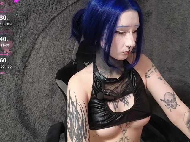 YoungAlice1 live cam on BongaCams