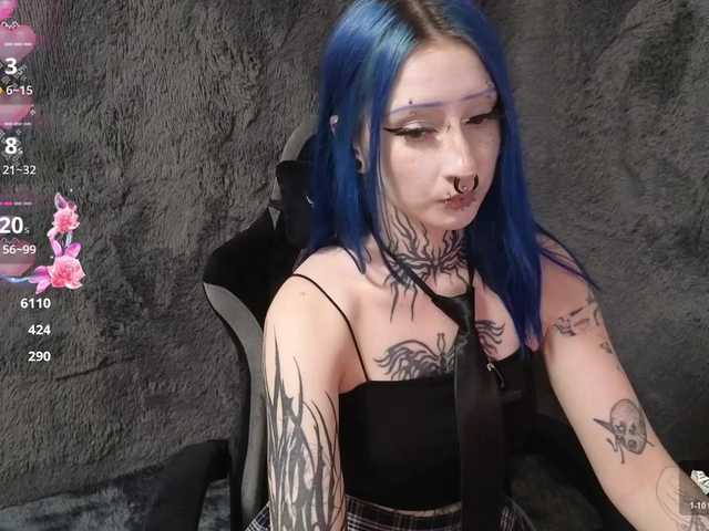 YoungAlice1 live cam