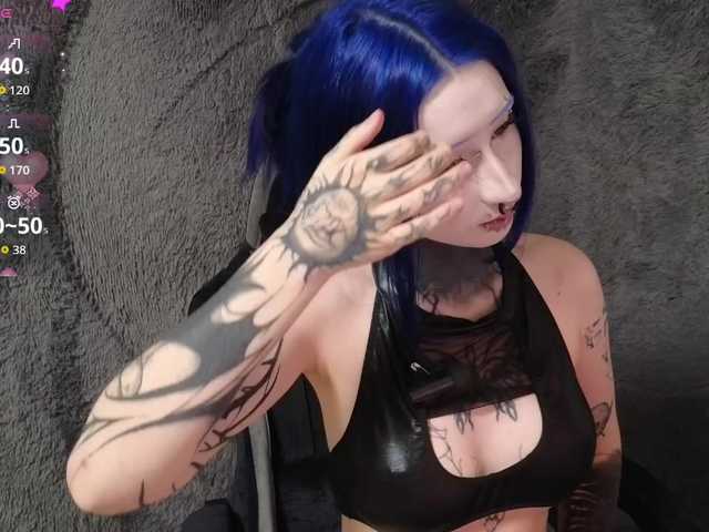 YoungAlice1 live cam on BongaCams