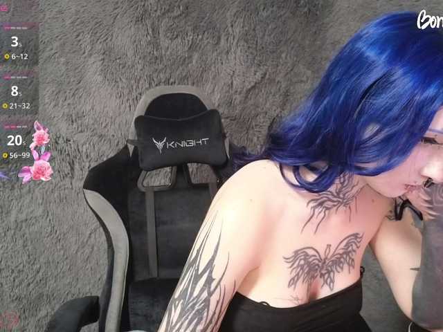 YoungAlice1 live cam on BongaCams