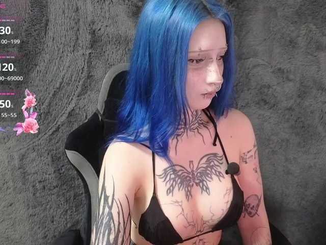 YoungAlice1 live cam on BongaCams