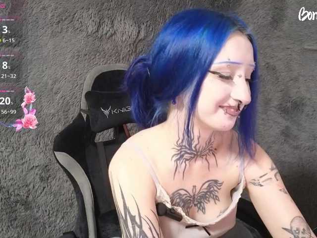 YoungAlice1 live cam on BongaCams
