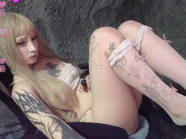 YoungAlice1 live webcam show