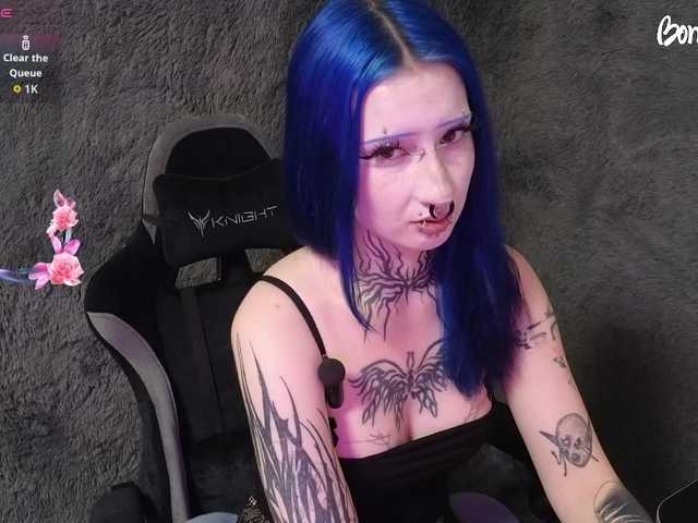 YoungAlice1 live cam on BongaCams
