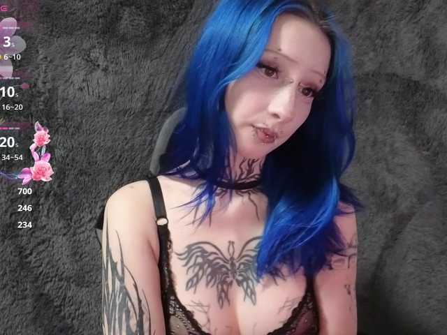 YoungAlice1