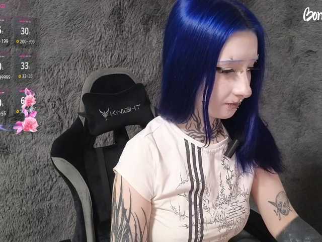 YoungAlice1 live cam on BongaCams