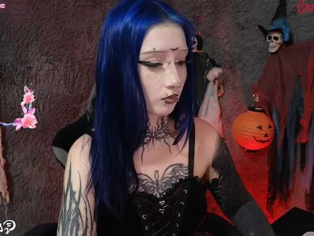 YoungAlice1 live cam on BongaCams