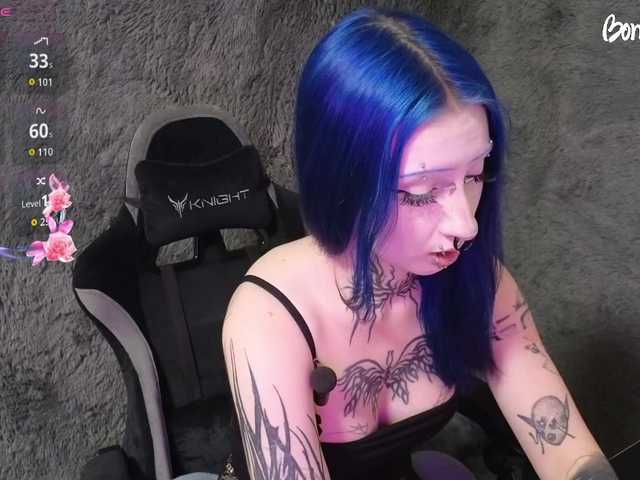 YoungAlice1 live cam on BongaCams