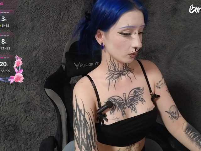 YoungAlice1 live cam on BongaCams