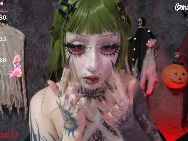 YoungAlice1 live cam on BongaCams