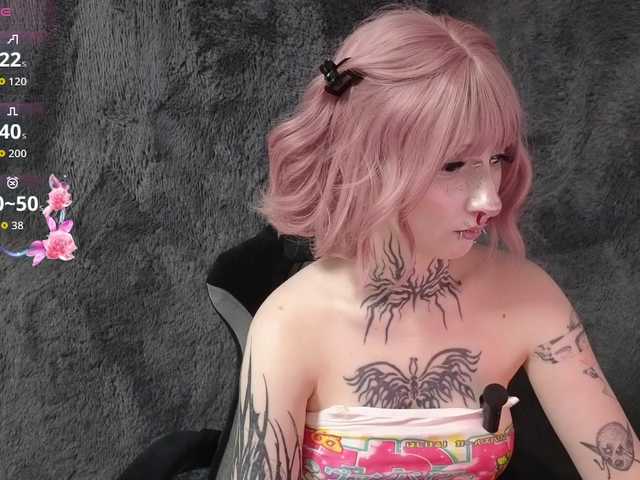 YoungAlice1 live cam on BongaCams