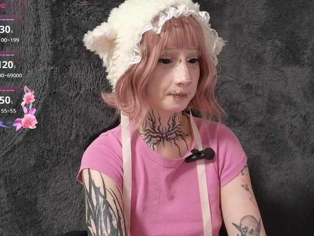 YoungAlice1 live cam on BongaCams