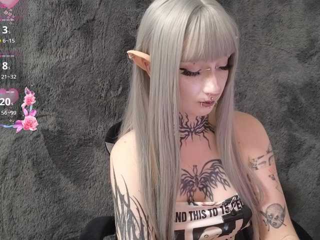 YoungAlice1 live cam on BongaCams