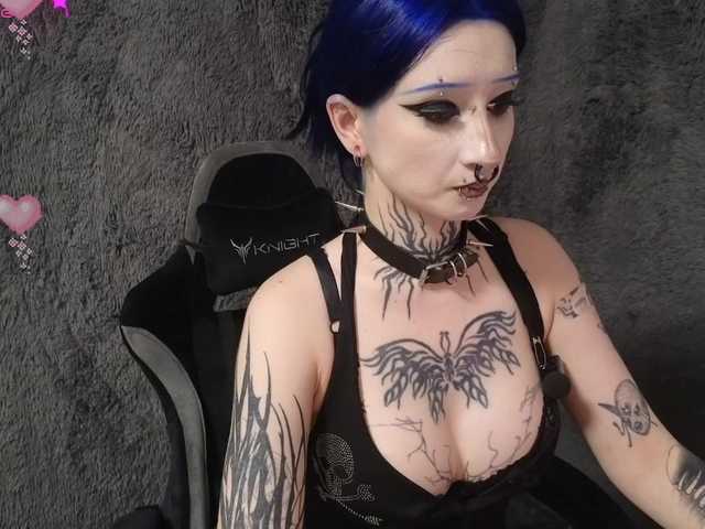YoungAlice1 live cam on BongaCams