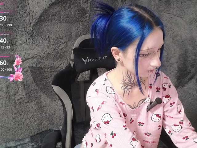 YoungAlice1 live cam on BongaCams