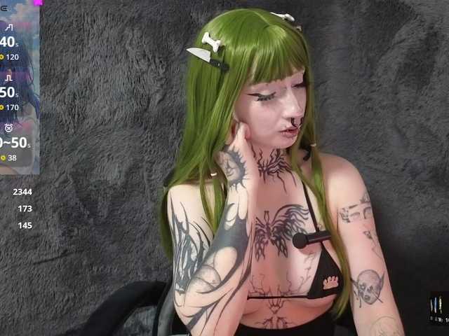 YoungAlice1 live cam on BongaCams