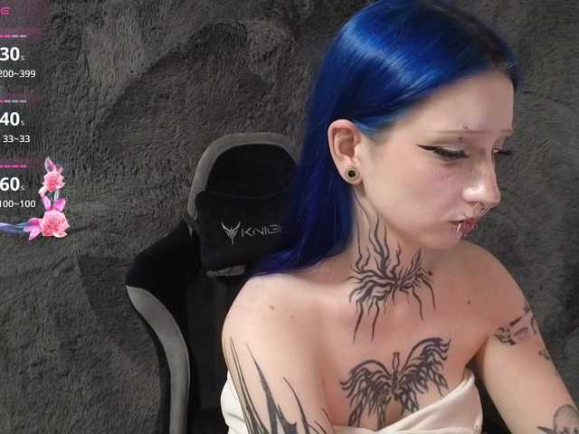 YoungAlice1 live cam on BongaCams
