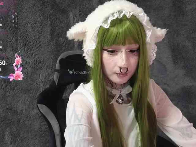 YoungAlice1 webcam