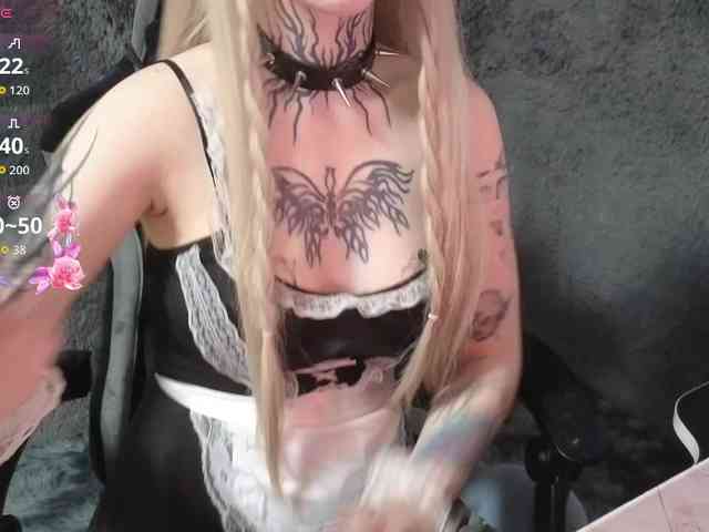 YoungAlice1 webcam