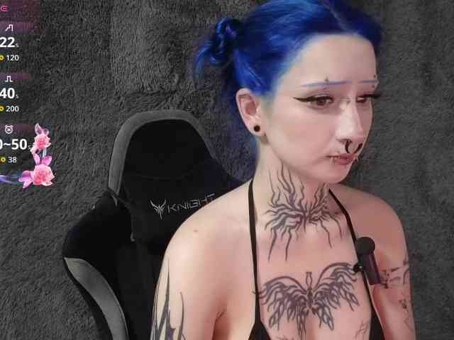 YoungAlice1 webcam